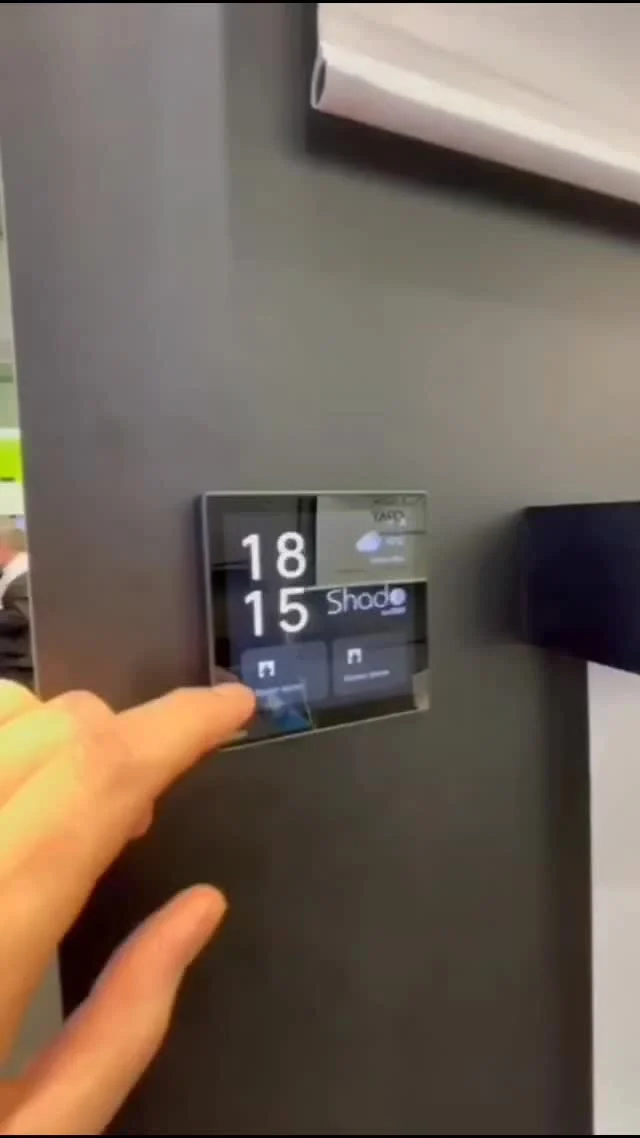 On passe au niveau supérieur ! 🚀

Découvrez la nouvelle génération de notre écran motorisé sur batterie eSquar, désormais doté de la technologie Zigbee. 📶

Associez-le à notre nouveau panneau de contrôle, et pilotez vos appareils au doigt et à la voix grâce à son interface Alexa intégrée ! 🗣️✨

Envie de tester la réactivité en direct ? Nous sommes actuellement à l'ISE Barcelone ! Venez nous rendre visite pour une démonstration complète de l'écosystème.

📍 Stand 3M730 🇪🇸 Integrated Systems Europe - Barcelone

#ISE2026 #eSquar #Zigbee #SmartHome