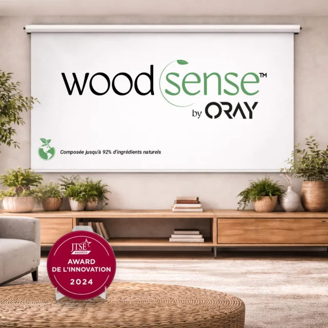 🌱✨ La projection éco-responsable
Notre surface de projection écologique Woodsense conjugue performance et durabilité. Composée jusqu’à 92 % d’ingrédients naturels et entièrement recyclable, elle garantit une qualité d’image optimale tout en réduisant l’empreinte environnementale de vos installations audiovisuelles.
Woodsense s’adapte à tous vos projets, du home cinéma aux installations professionnelles de grande envergure.
♻️ Sans phtalates, mercure ni formaldéhyde, A+ et classée B-s1, d0, elle associe sécurité, respect de l’environnement et excellence visuelle pour une expérience immersive incomparable.
📽️ Avec Woodsense, projetez vos films et événements avec conscience et élégance.

#SolutionsDurables #durabilité #sustainable #écologie #Oray #Woodsense